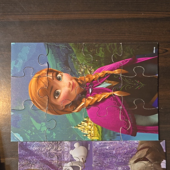 5 Disney Frozen Puzzles in Wooden Storage - Picture 2 of 7